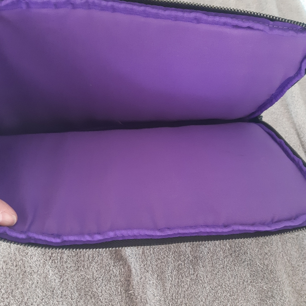Computer case - Picture 3 of 4